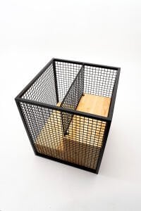 Tel Gövde Çam  Ahşap Tabanlı Teşhir ve Depolama Standı